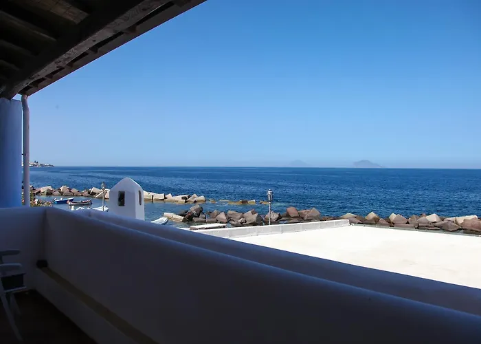 Il Delfino 2* Santa Marina Salina